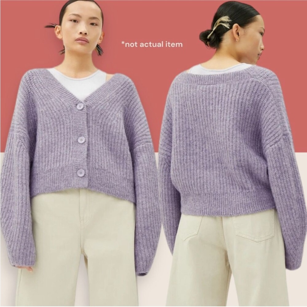 💜 WEEKDAY Lavender Button Cardigan 💜